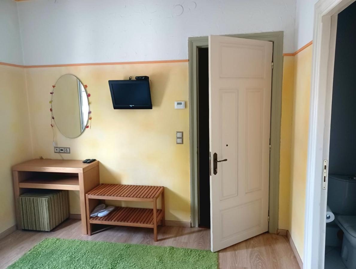 Room "Honeybee" In A Neoclassical House Castória Exterior foto